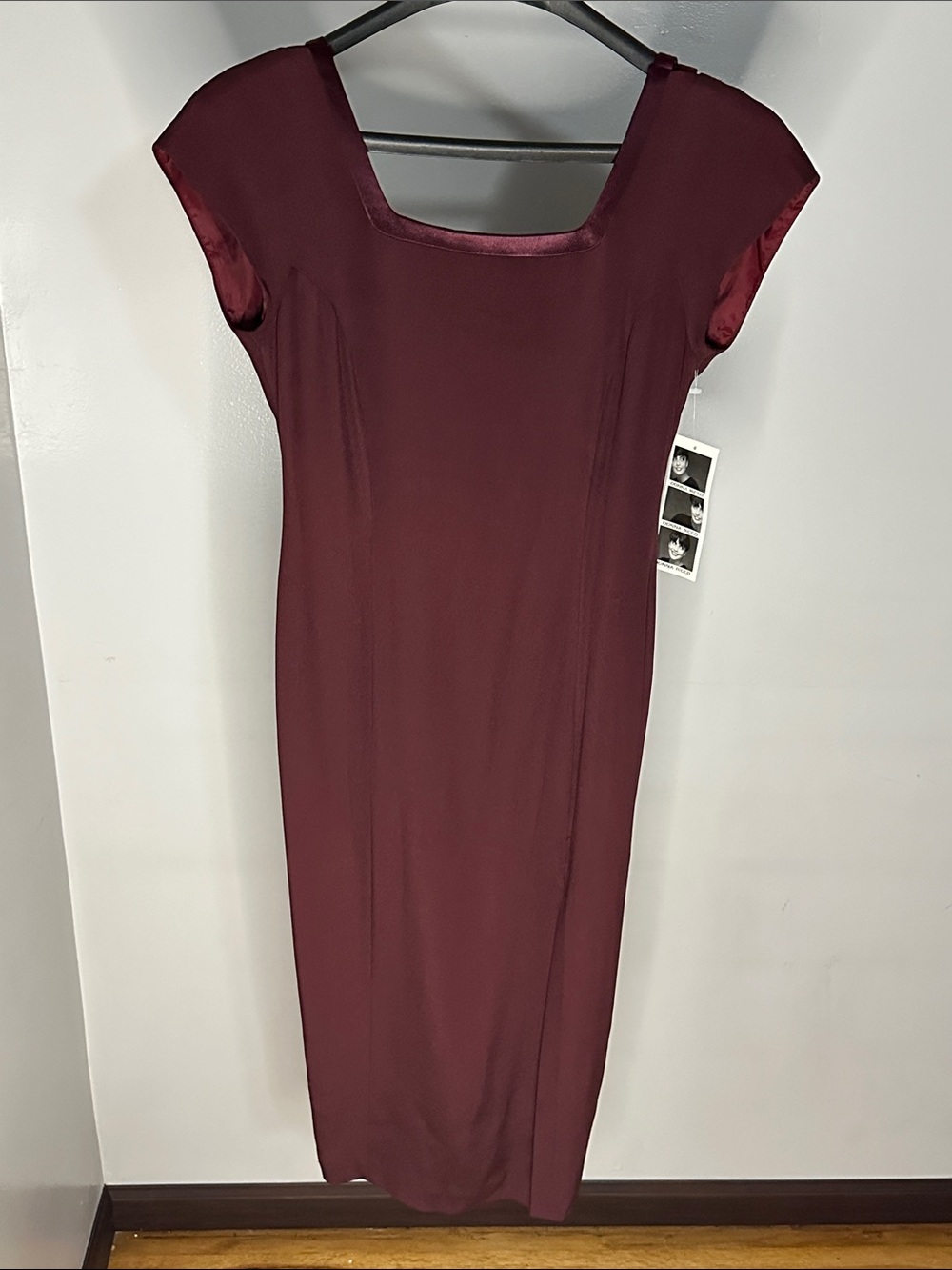 Donna Ricco Midi Bodycon Dress in Burgundy